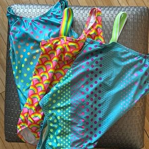 3 girls swimsuits 🩱/ leotard